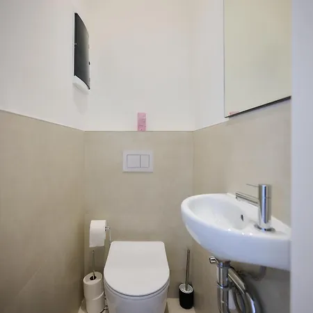 Berthelot 5 Apartment